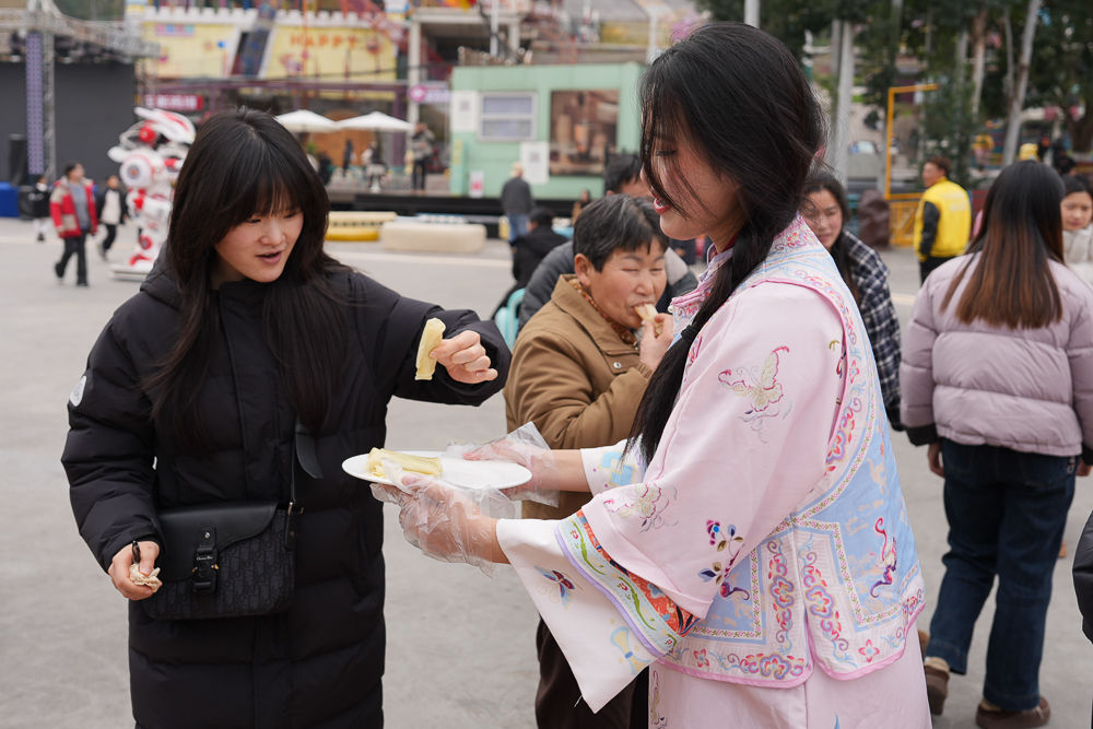 ͼΪ�ο��ڻ�ֳ����顰ҧ����ϰ�ס����� ������ ��