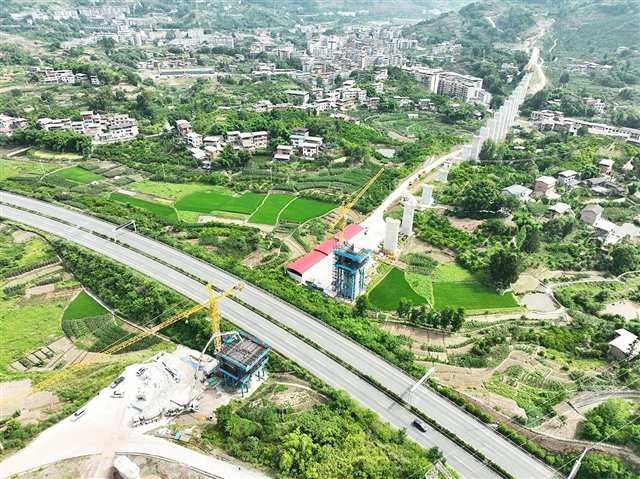 ͼΪ�й����������з���Ϊ�����������ش�ͨ������ʩ������Ŀ�ṩ�ʽ��ϡ� ��� �� 