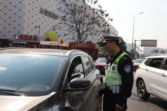 ͼΪ��ά�������������� ��ͼ