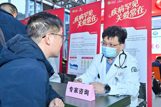 ͼΪ��Ѫ�����Фӱ������ֳ�������췽 ��ͼ