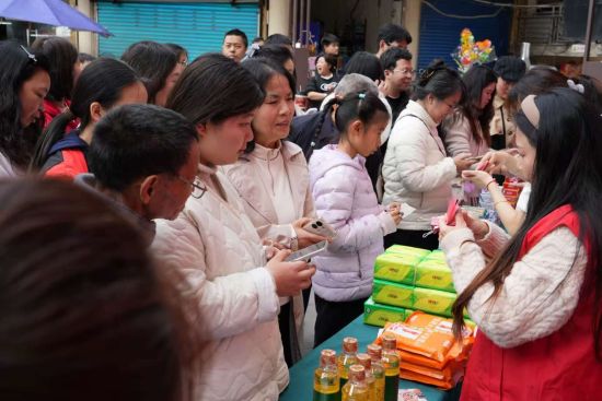 图为活动现场。万盛经开区图书馆 供图 图为活动现场。万盛经开区图书馆 供图