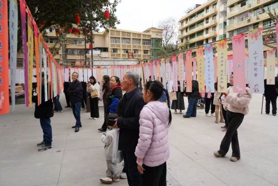 图为活动现场。万盛经开区图书馆 供图 图为活动现场。万盛经开区图书馆 供图