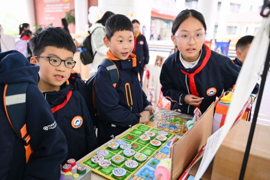 ���������ع�Сѧӭ��ѧ�� ����ϲ ��