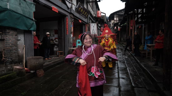 ͼΪ����չ�ݡ� �˼ѳ� ��