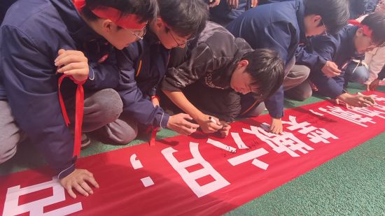 ͼΪ����־�������д�����������������Ͼ�������ѧ ��ͼ