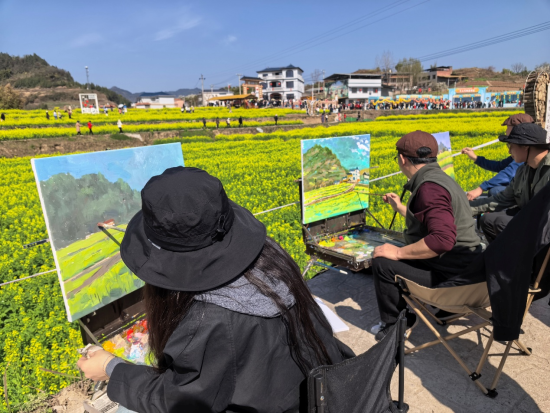 ͼΪ����ɽ������԰���������������ǰ��д��������� ��