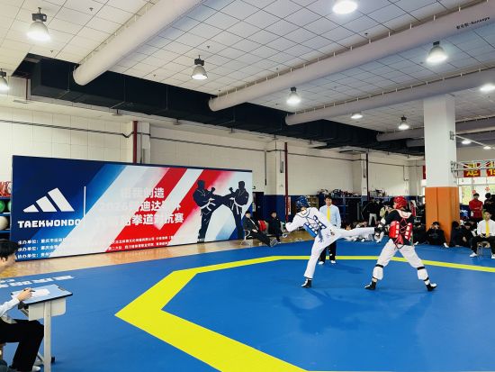 ͼΪ��ֳ������췽 ��ͼ