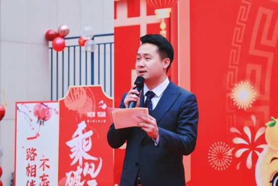 图为吴伟参加社区活动现场。受访者 供图 图为吴伟参加社区活动现场。受访者 供图