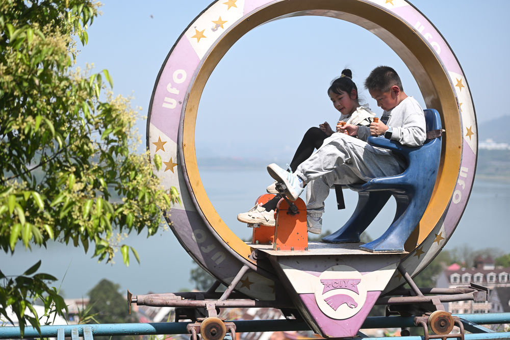 4��4�գ��ο������츢�����ĺ��С���������档���� ������ ��