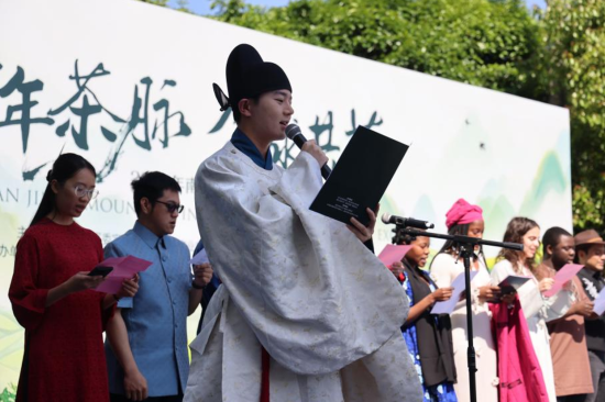 ͼΪ��ֳ��� ���췽��ͼ