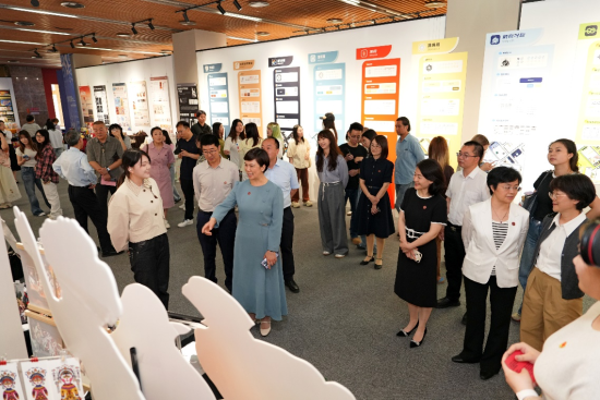 图为观展现场。重师美院供图 图为观展现场。重师美院供图