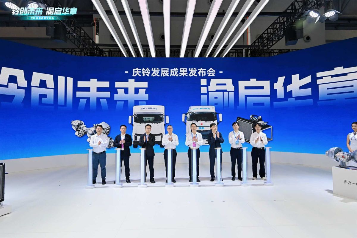 ͼΪ���弯�žٰ췢չ�ɹ������ᡣ���췽��ͼ