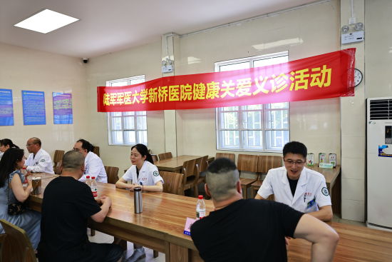 图为义诊活动现场。苏志刚 摄 图为义诊活动现场。苏志刚 摄