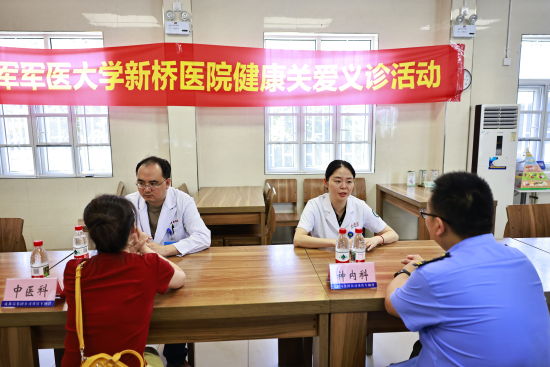 图为义诊活动现场。孔焕鑫 摄 图为义诊活动现场。孔焕鑫 摄