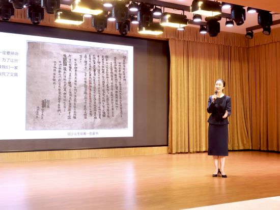 图为讲述邱少云故事《我要打前锋》。 铜梁区委宣传部供图 图为讲述邱少云故事《我要打前锋》。 铜梁区委宣传部供图