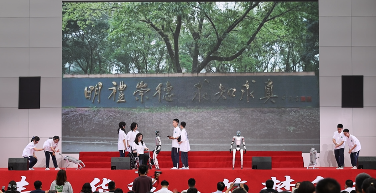 图为情景舞剧表演现场。邹梦玮 摄 图为情景舞剧表演现场。邹梦玮 摄