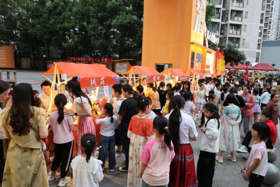 图为活动现场。民心佳园小学校供图 图为活动现场。民心佳园小学校供图