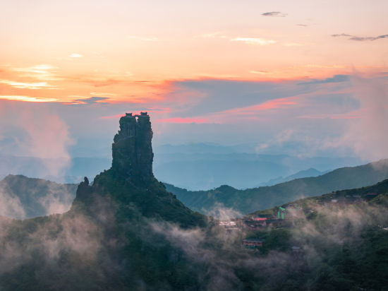 世界自然遗产梵净山。梵净山景区供图 第1眼TV-华龙网发 世界自然遗产梵净山。梵净山景区供图 第1眼TV-华龙网发