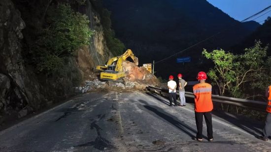 ͼΪ������Աȫ��������ʯ����ͻ���������ҵ���ᶼ��ί��������ͼ