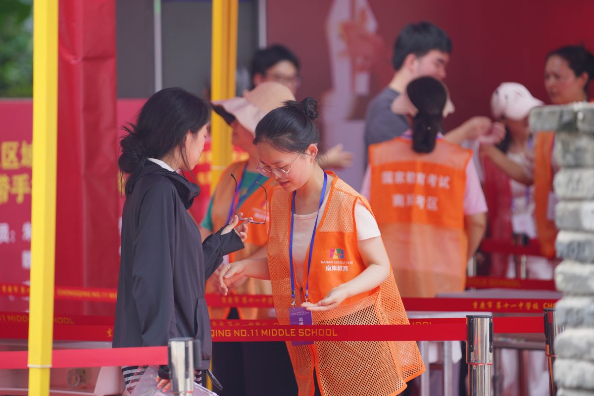 图为记者实地打探考点所见场景。王成伟 摄 图为记者实地打探考点所见场景。王成伟 摄
