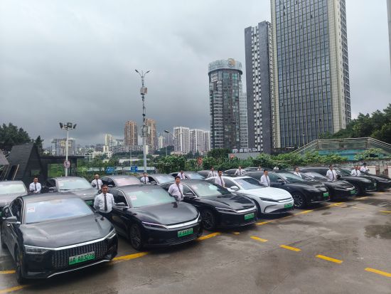 图为天宫殿街道“天宫云骑”爱心送考车队。 天龙路社区供图 图为天宫殿街道“天宫云骑”爱心送考车队。 天龙路社区供图