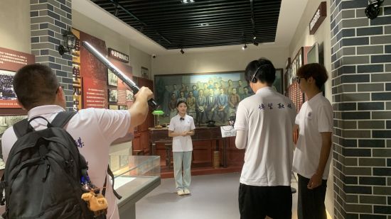 图为专题片拍摄现场。重庆师范大学供图 图为专题片拍摄现场。重庆师范大学供图