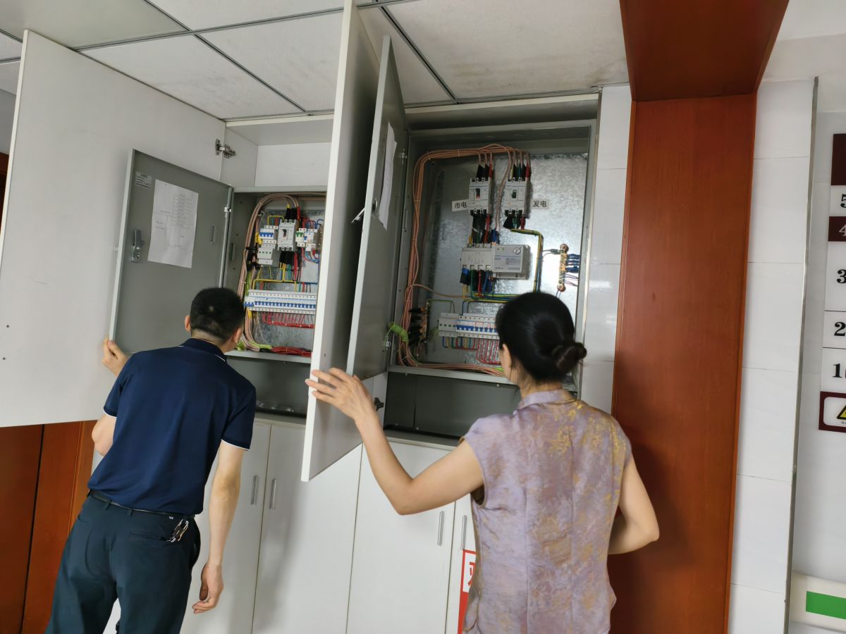 图为领导班子带队进行安全隐患大排查。忠县忠州街道社区卫生服务中心供图 图为领导班子带队进行安全隐患大排查。忠县忠州街道社区卫生服务中心供图