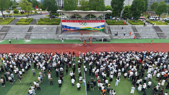 图为秀山县村(社区)干部、网格员应急实操培训现场。杨林波 摄 图为秀山县村(社区)干部、网格员应急实操培训现场。杨林波 摄