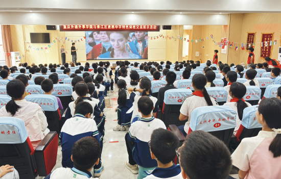 ͼΪ��ֳ������췽 ��ͼ