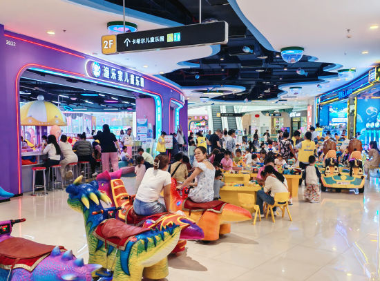图为商场内一消费场景。铜梁区委西宣传部 供图 图为商场内一消费场景。铜梁区委西宣传部 供图