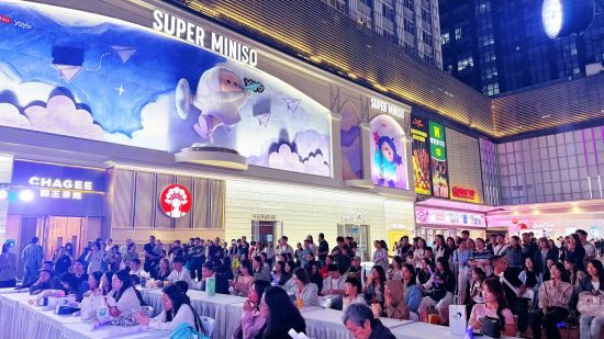 图为国庆假期,南岸区某商场人流如织。南岸区文旅委 供图 图为国庆假期,南岸区某商场人流如织。南岸区文旅委 供图