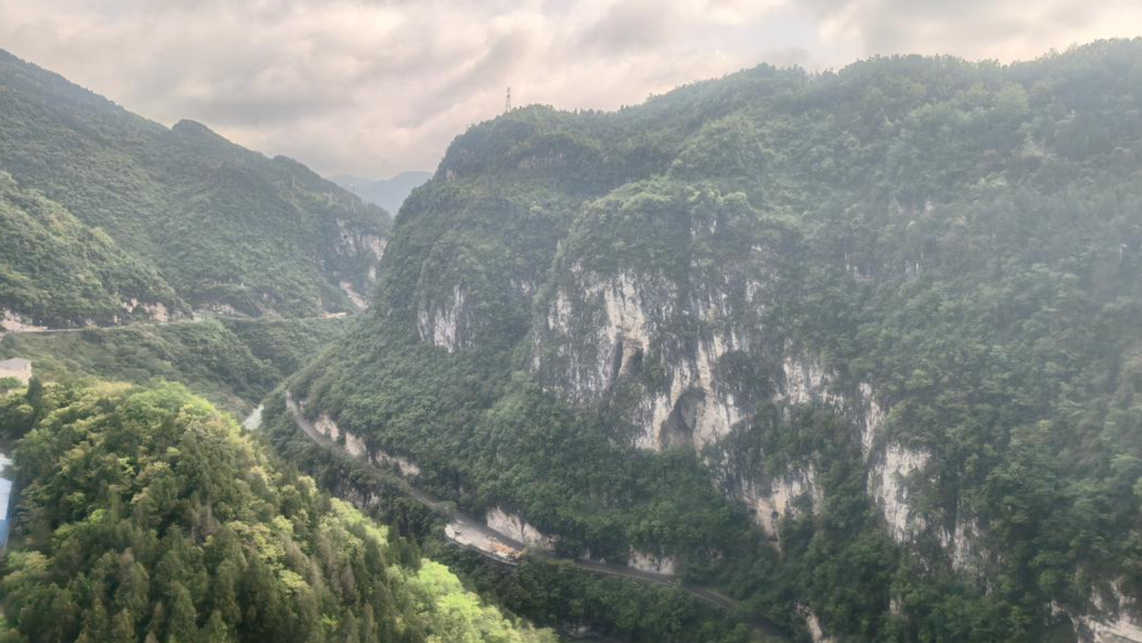 ������������������й����ȼ���¡����һ����Խɽˮ����Ȼ֮Լ