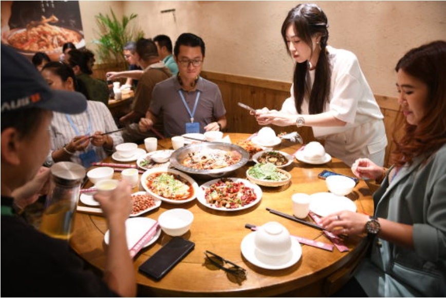 ����ý�����Ʒ������ζ360�롱��ɫ��ʳ