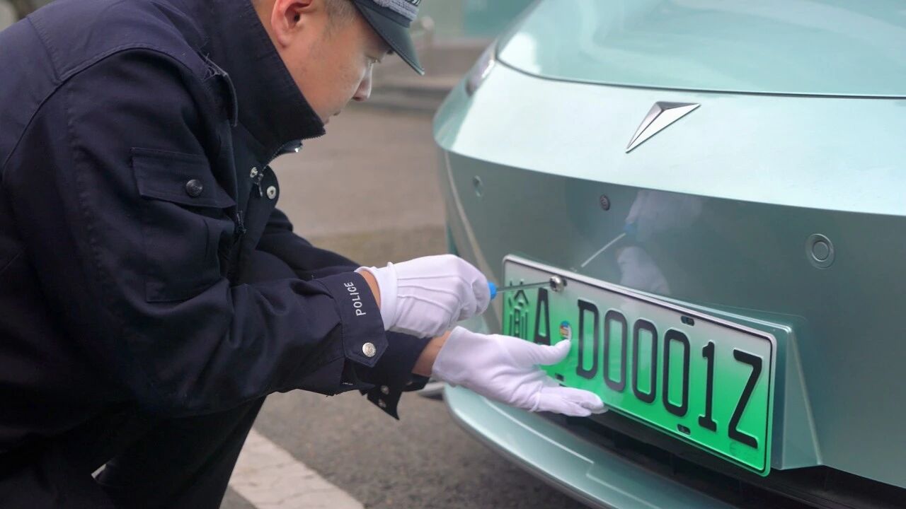 ���췢�������׿�L3���Զ���ʻר����ʽ����